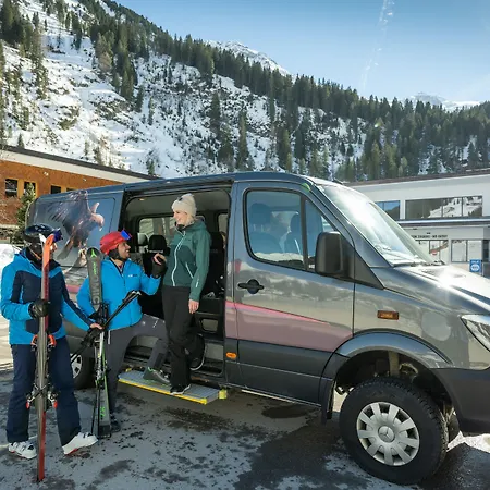 Hotell Adler Tyrol Mountain Superior 4*