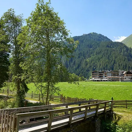 Adler Tyrol Mountain Superior 4* טוקס