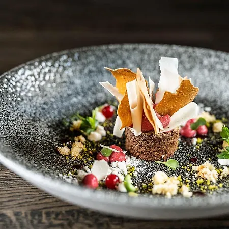 Adler Tyrol Mountain Superior Tux