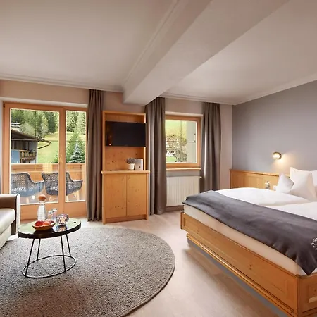 Adler Tyrol Mountain Superior 4*